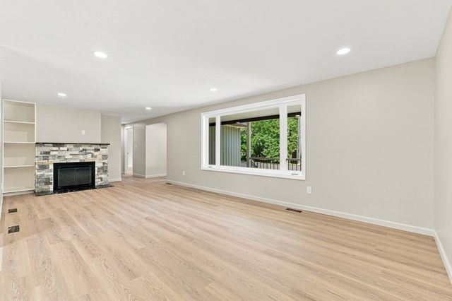 110 Mountain View St, South Hadley, MA 01075