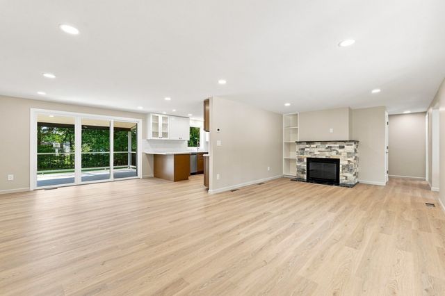 110 Mountain View St, South Hadley, MA 01075