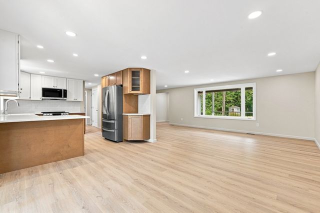 110 Mountain View St, South Hadley, MA 01075