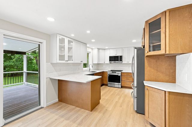 110 Mountain View St, South Hadley, MA 01075