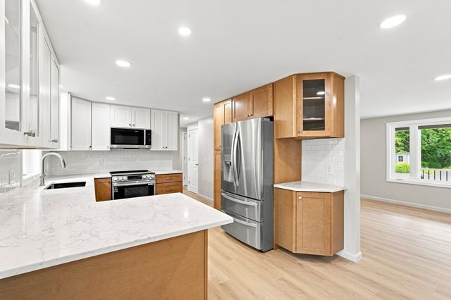 110 Mountain View St, South Hadley, MA 01075