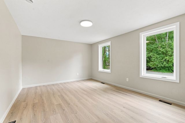 110 Mountain View St, South Hadley, MA 01075