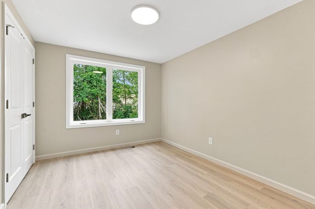 110 Mountain View St, South Hadley, MA 01075