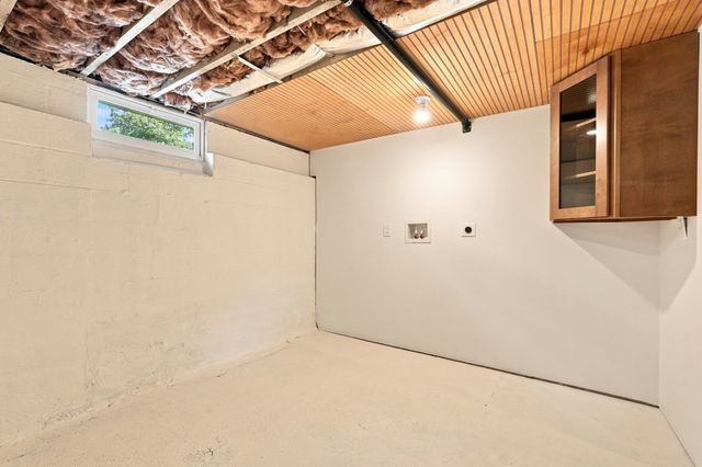 110 Mountain View St, South Hadley, MA 01075