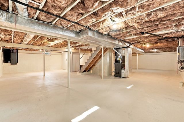 110 Mountain View St, South Hadley, MA 01075