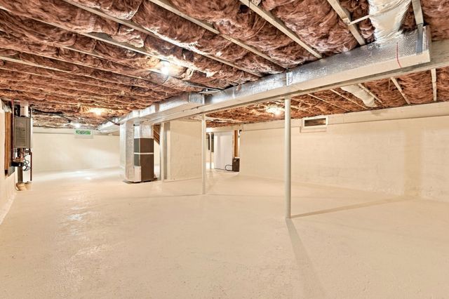 110 Mountain View St, South Hadley, MA 01075