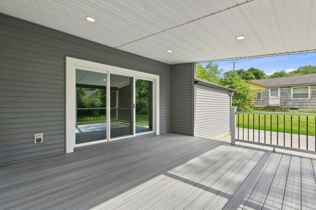 110 Mountain View St, South Hadley, MA 01075