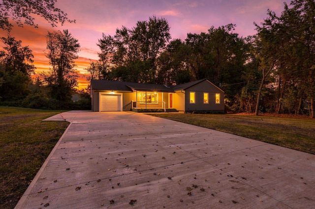 110 Mountain View St, South Hadley, MA 01075