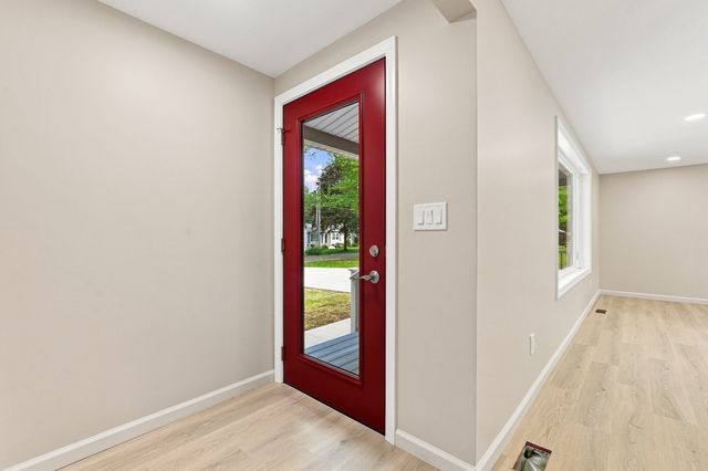 110 Mountain View St, South Hadley, MA 01075