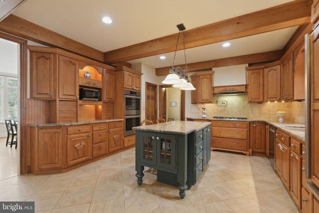 231 HILL RD, Elverson, PA 19520