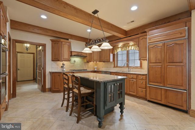 231 HILL RD, Elverson, PA 19520