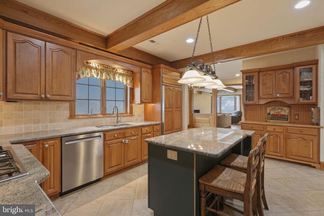 231 HILL RD, Elverson, PA 19520