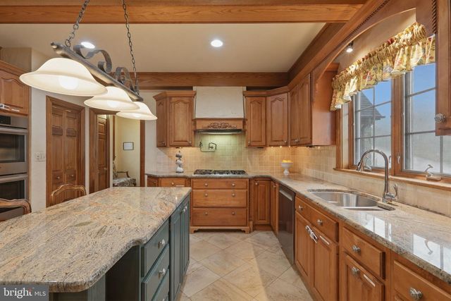 231 HILL RD, Elverson, PA 19520