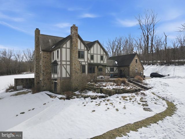 231 HILL RD, Elverson, PA 19520
