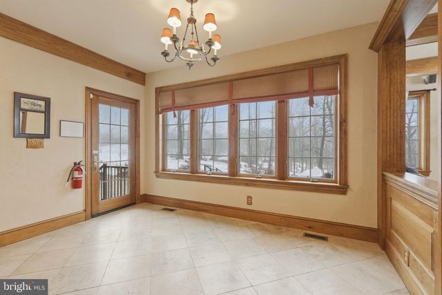 231 HILL RD, Elverson, PA 19520