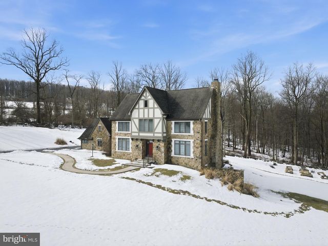231 HILL RD, Elverson, PA 19520