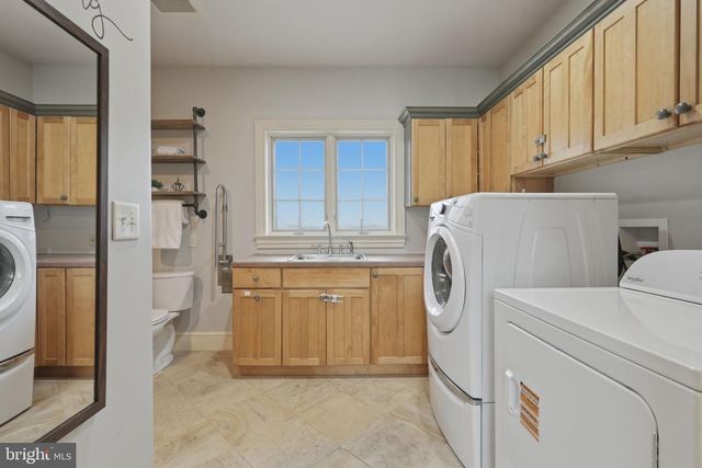 231 HILL RD, Elverson, PA 19520