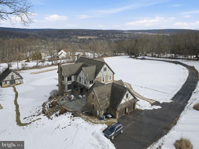 231 HILL RD, Elverson, PA 19520