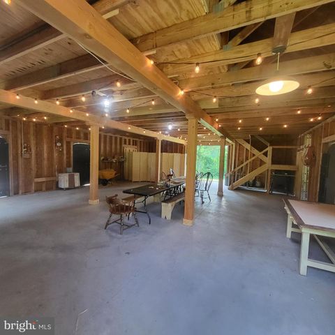 231 HILL RD, Elverson, PA 19520