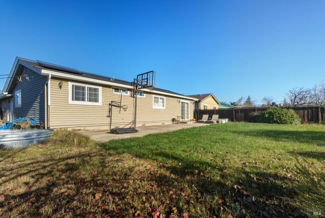 1280 Saint Francis Dr, Petaluma, CA 94954