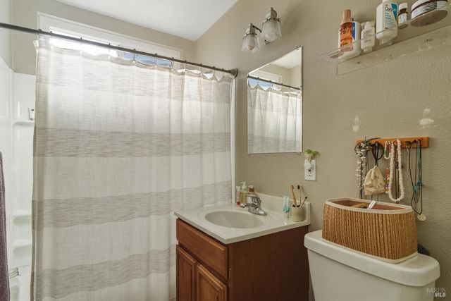 1280 Saint Francis Dr, Petaluma, CA 94954