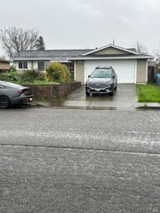 1280 Saint Francis Dr, Petaluma, CA 94954