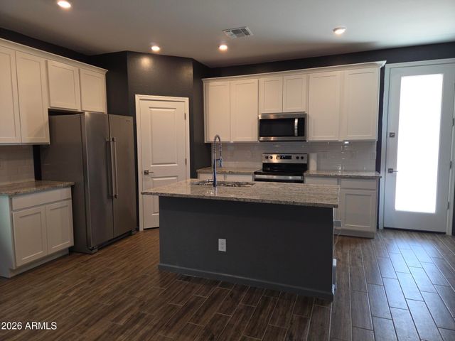 17353 W PATRICK Lane, Surprise, AZ 85387