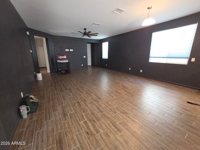 17353 W PATRICK Lane, Surprise, AZ 85387