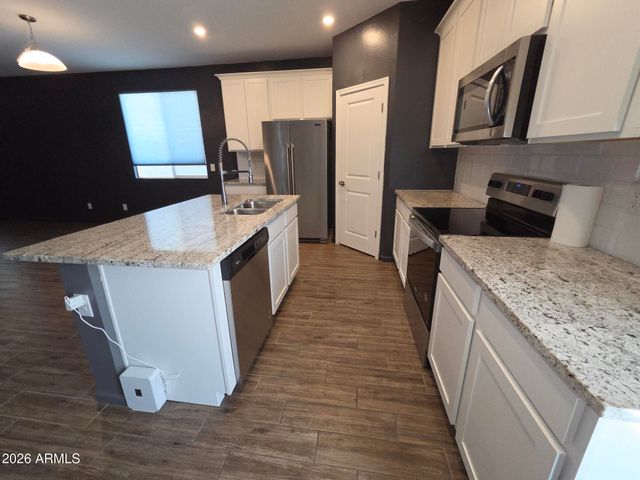 17353 W PATRICK Lane, Surprise, AZ 85387