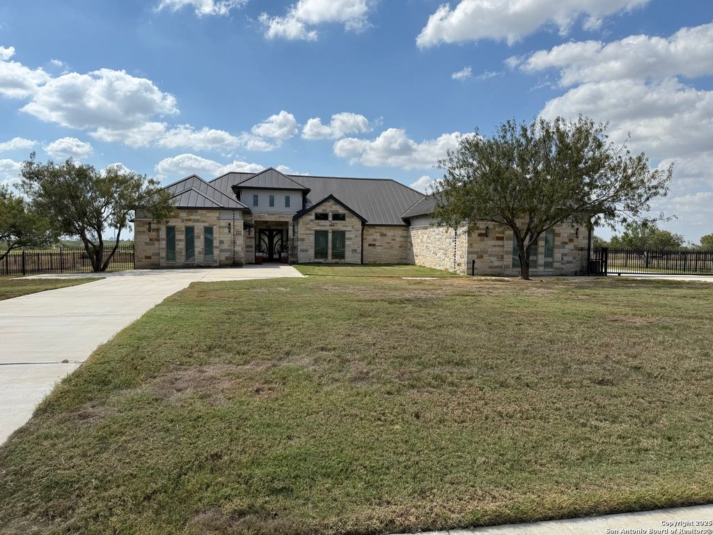 8306 Quail Fld, San Antonio, TX 78263