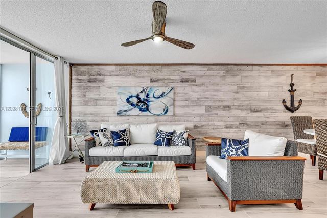 2018 S Federal Hwy 402 402, Boynton Beach, FL 33435