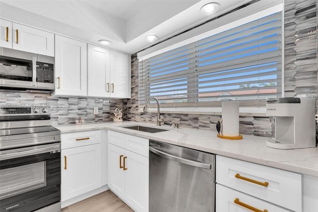 2018 S Federal Hwy 402 402, Boynton Beach, FL 33435
