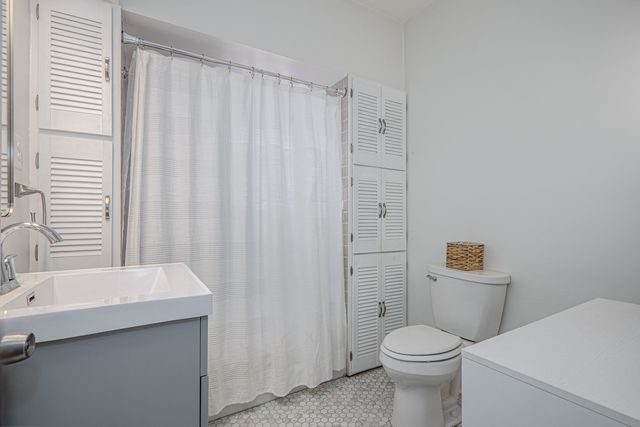 843 Pearl Street, Aurora, IL 60505