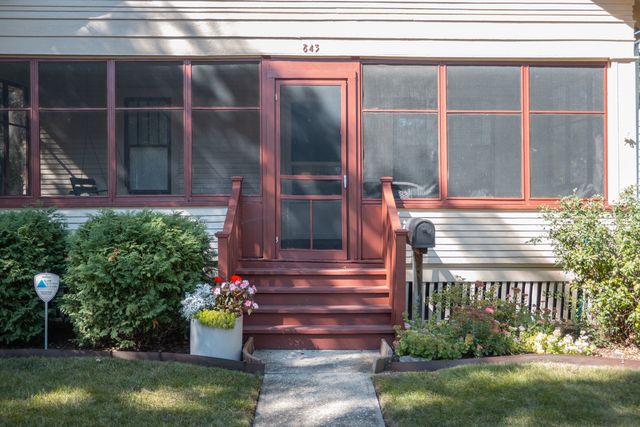 843 Pearl Street, Aurora, IL 60505