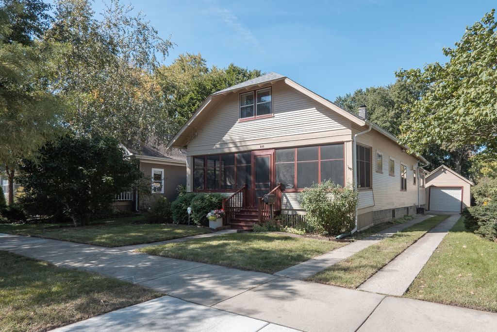 843 Pearl Street, Aurora, IL 60505
