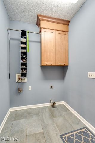 2286 Bent Branch Court, Akron, OH 44333