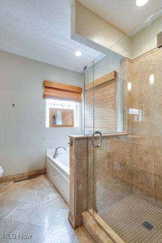 2286 Bent Branch Court, Akron, OH 44333