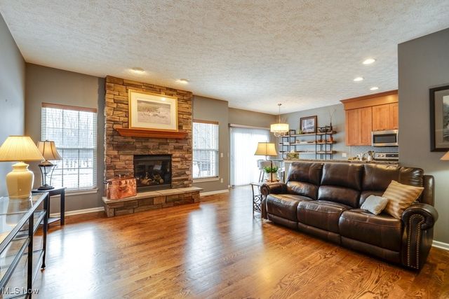 2286 Bent Branch Court, Akron, OH 44333