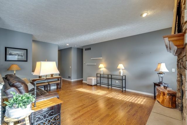 2286 Bent Branch Court, Akron, OH 44333