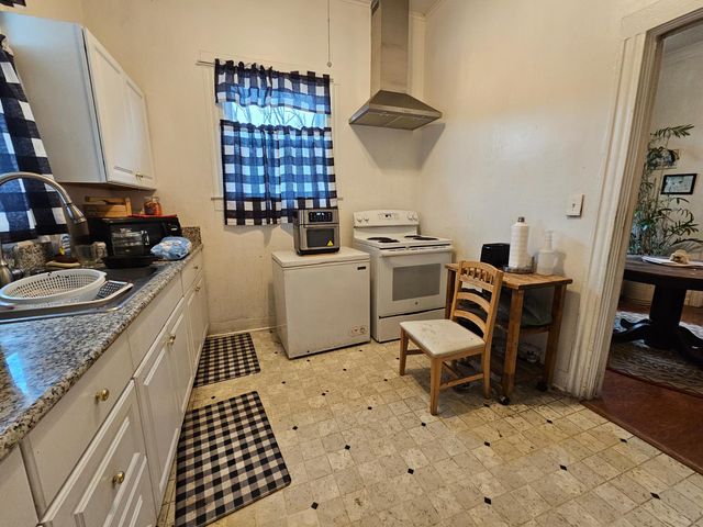 450 C Street, Fresno, CA 93706