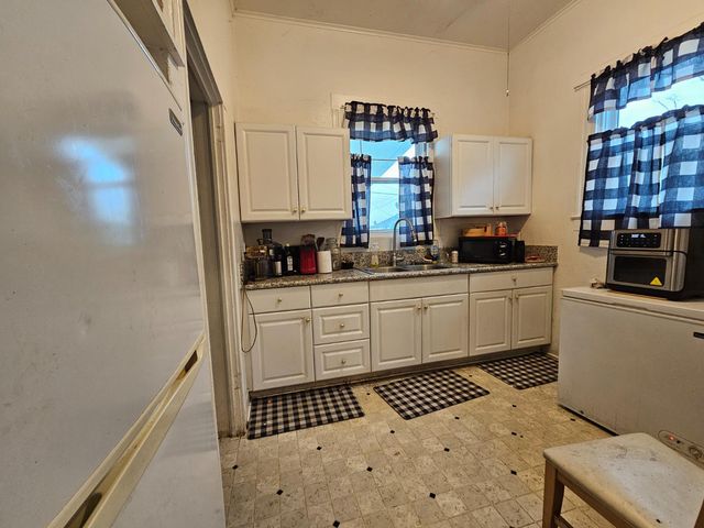 450 C Street, Fresno, CA 93706