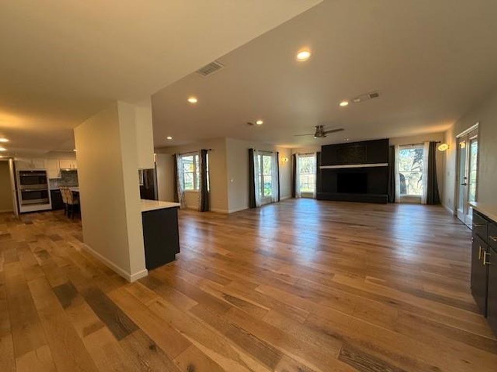 10104 Mandeville CIR, Austin, TX 78750