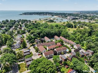 202 Soundview Avenue 14, Stamford, CT 06902