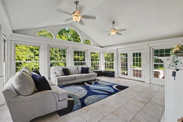 1070 Tudor Lane, Florence, KY 41042