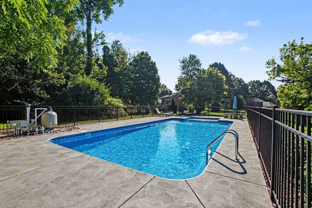 1070 Tudor Lane, Florence, KY 41042