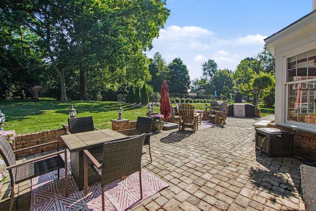 1070 Tudor Lane, Florence, KY 41042