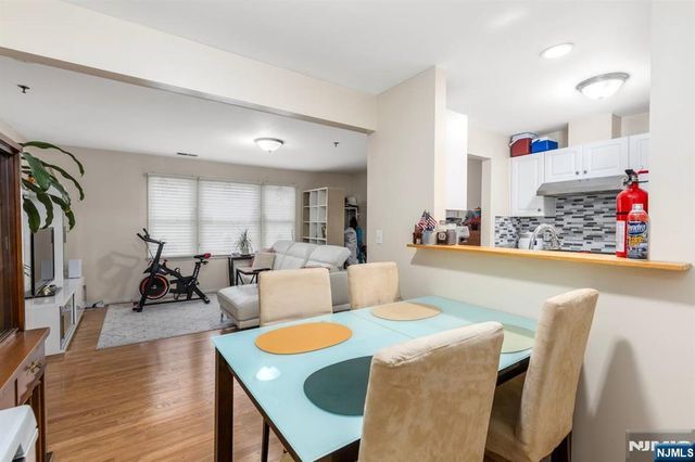 428 Grand Avenue 2C, Palisades Park, NJ 07650