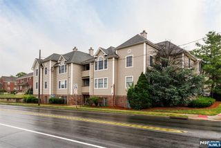 428 Grand Avenue 2C, Palisades Park, NJ 07650