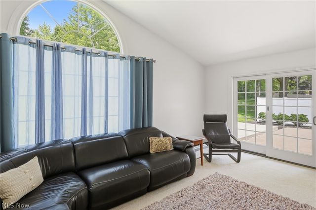 7003 White Oak Drive, Hubbard, OH 44425