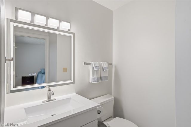 7003 White Oak Drive, Hubbard, OH 44425